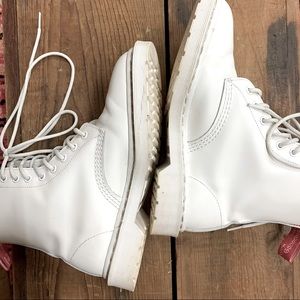 DOC MARTENS 1460 Mono Patent Leather Lace Up Boots ALLLLL White - Size 8/9